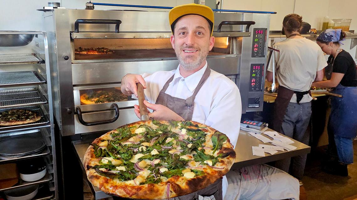 Tiny SLO pizzeria sells out nightly. Why are fans so devoted to My Friend Mike’s?