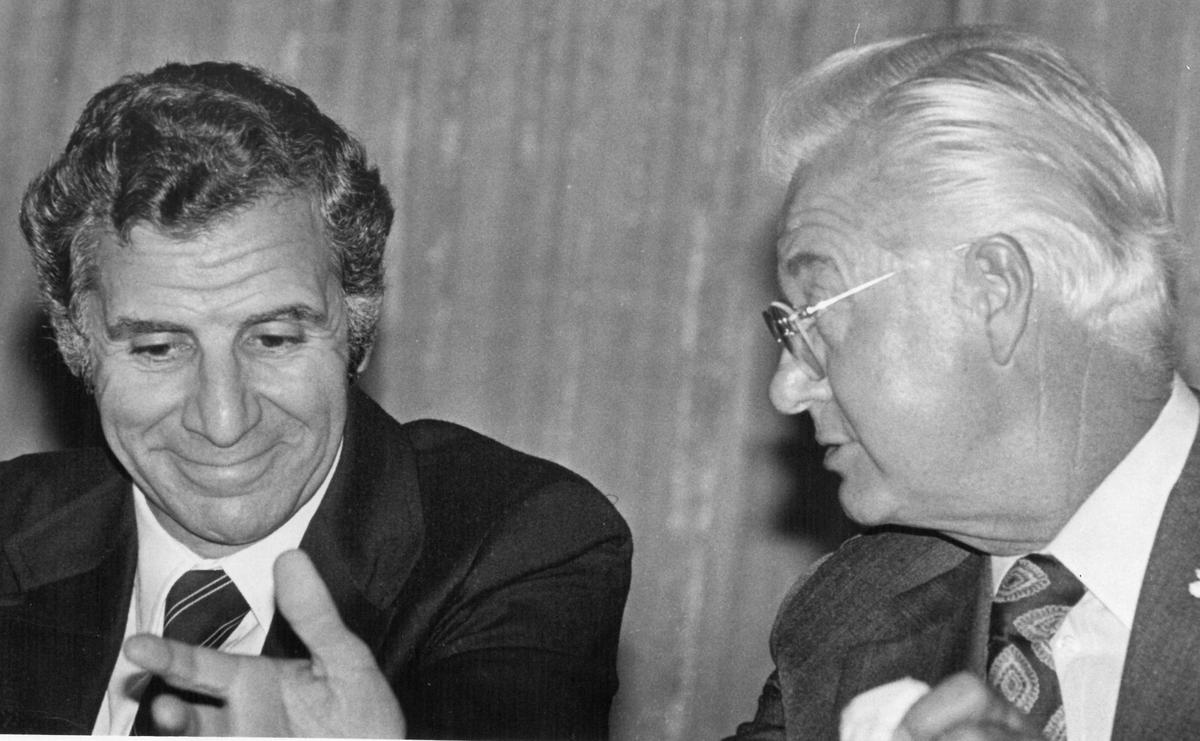 California Attorney General George Deukmejian talks to State Sen. Robert Nimmo at a $15-a-plate Pismo Beach fundraiser on Sept. 20, 1979.