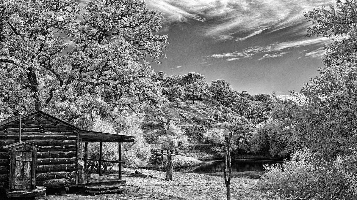 Workshop participants shoot scenes at Santa Margarita Ranch in Jim Vincolisi’s monthly photo excursions.