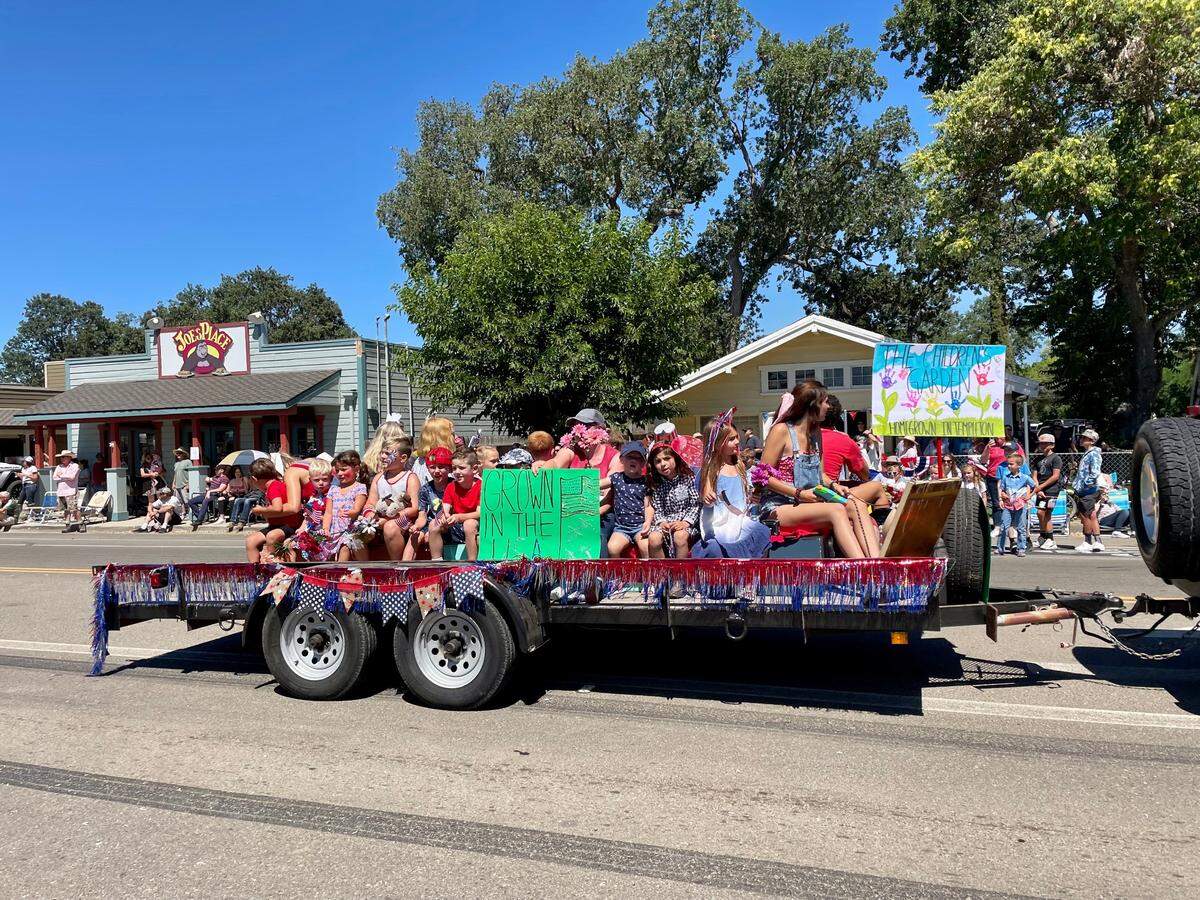 The Children’s Garden particpated in Templeton’s Fourth of July parade 2021.
