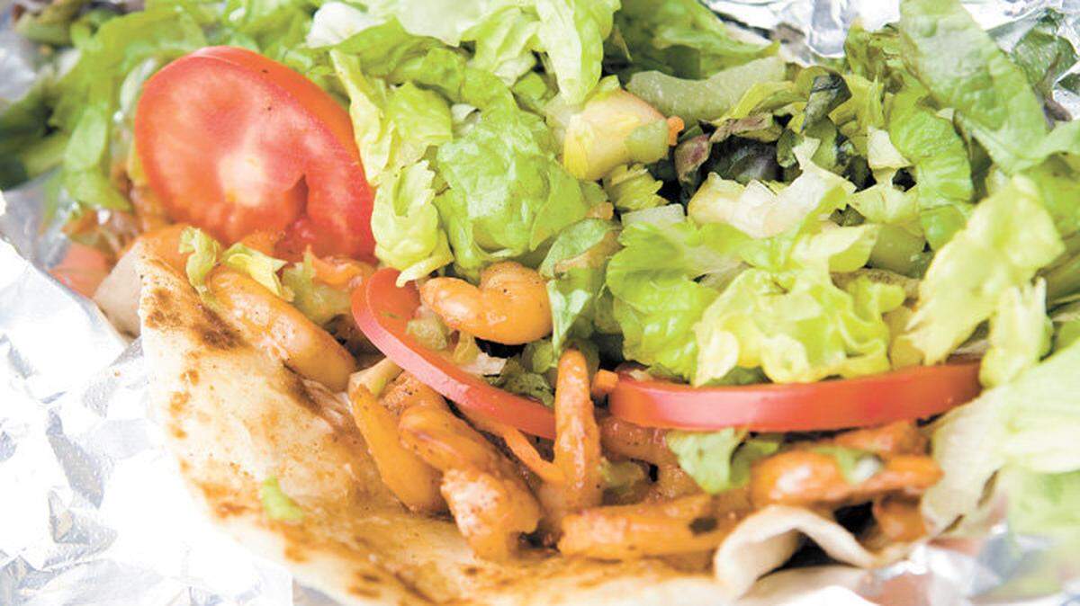 At Ruddell’s Smokehouse, you can grab a salmon sandwich or albacore tacos and enjoy a picnic on the beach in Cayucos. Read more »
