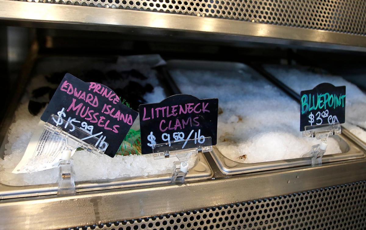 Harford Seafood Company is a fresh, local seafood market on Harford Pier at Port San Luis in Avila Beach.