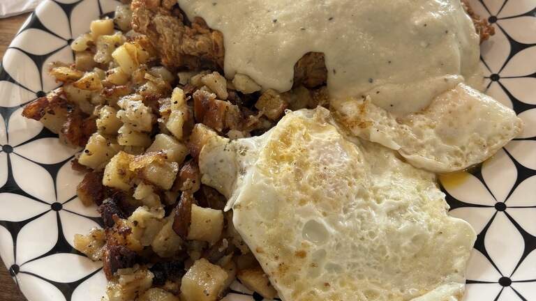 A car repair shop closed in Atascadero. Now popular biscuit spot is moving in