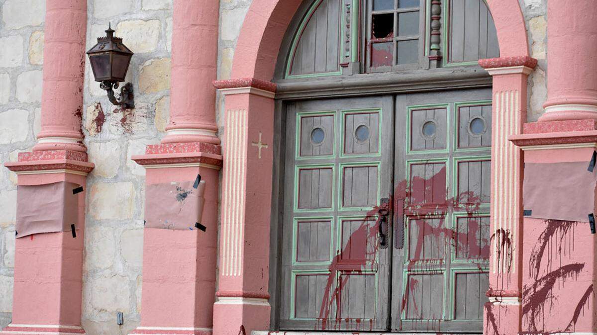 Graffiti vandals caused an estimated $30,000 in damage overnight at the Santa Barbara Mission, spraying red paint across the front and doors of the mission chapel. By mid-morning Wednesday, much of the graffiti at the Santa Barbara Mission had been covered up.