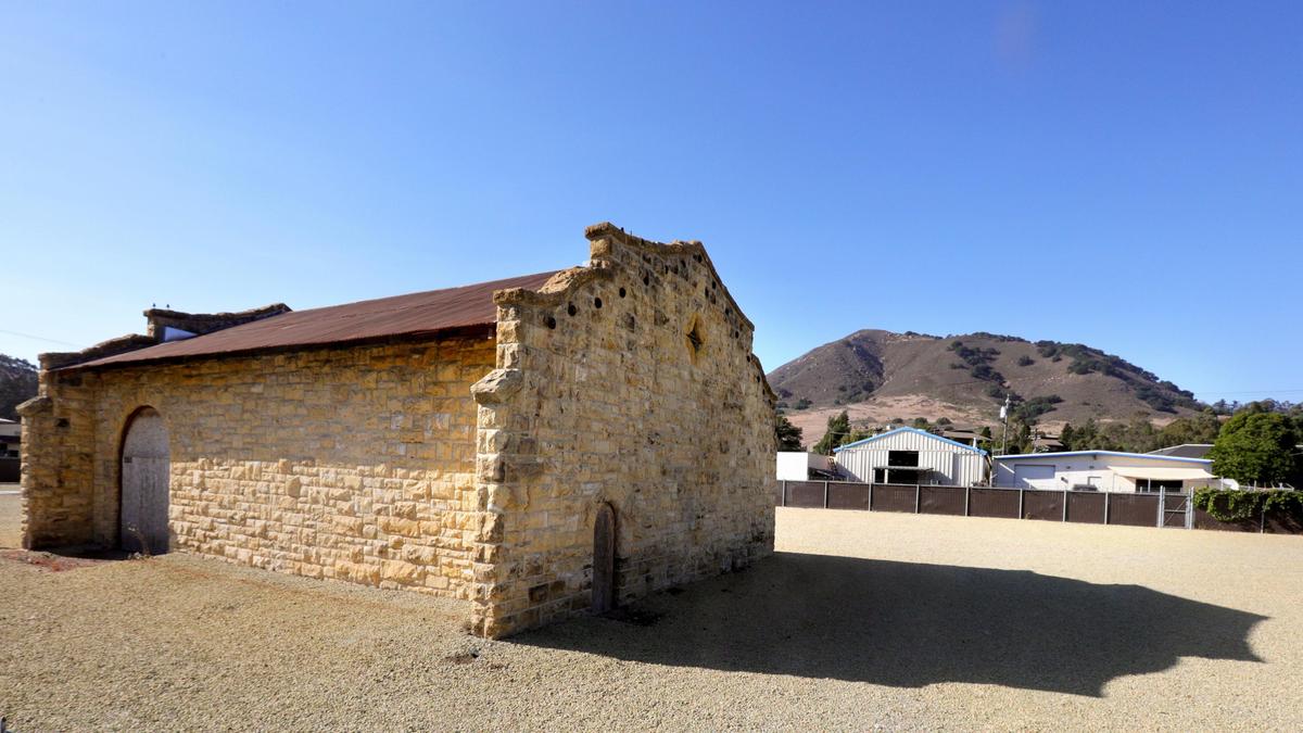 After an 1879 fire destroyed the first buildings at the San Luis Obispo gas works, a new stone building replaced it near Pismo and Walker Streets.