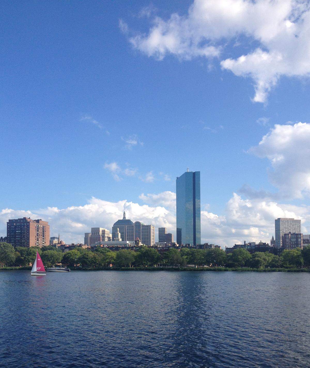 Hancock Tower in Boston, Massachusetts by Harry Cobb of Pei Cobb Freed & Partners.