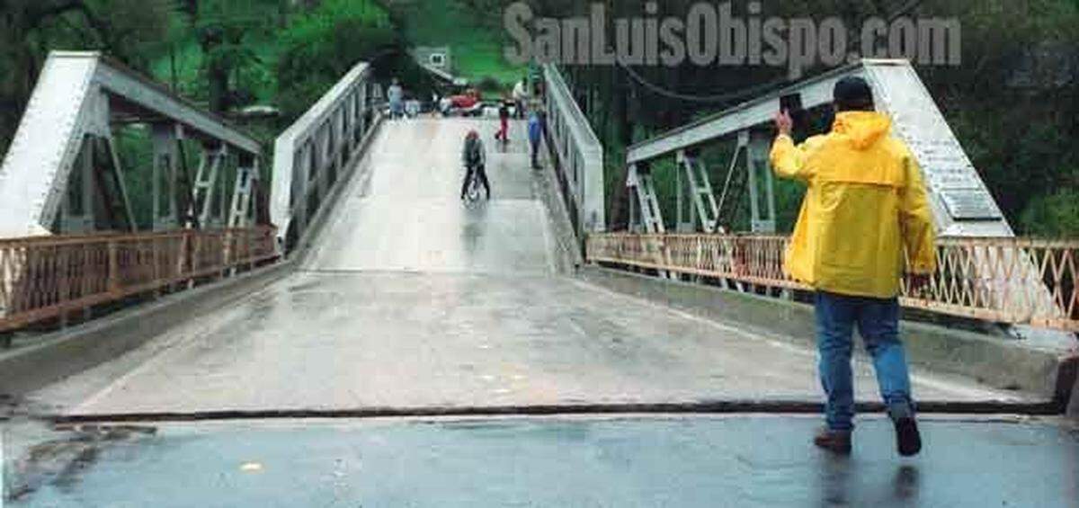 1995-03-11-Atascadero-flood.jpg