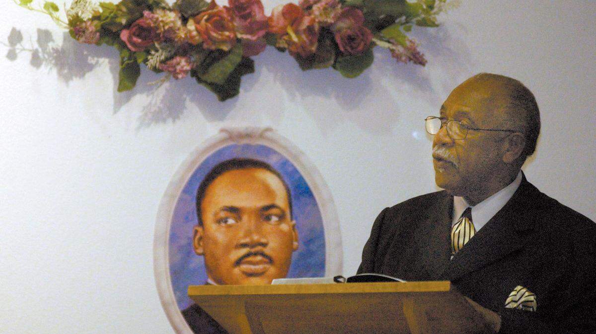 Rev. Ruben F. Tate of Paso Robles’ Second Baptist Church speaks during the Martin Luther King Jr. Celebration held at the Paso Robles Senior Center in 2006. Central Coast congressman Salud Carbajal wants to name a U.S. post office after Tate.