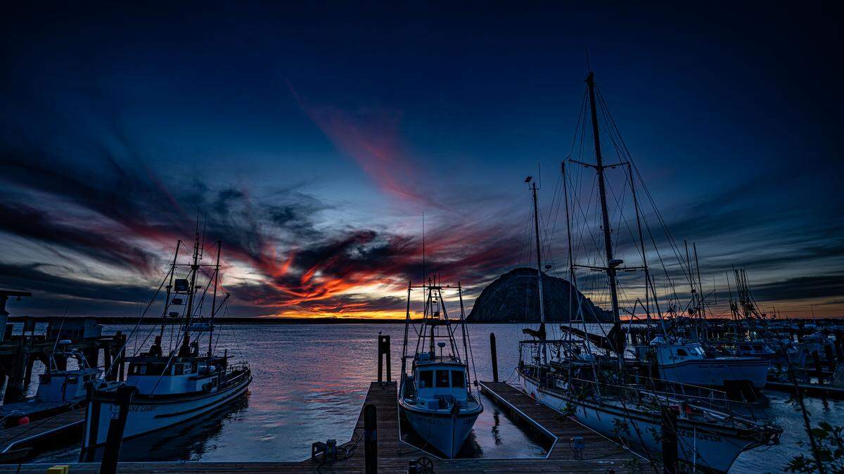As high-level cirrus clouds at over 13,000 feet of altitude, composed entirely of ice crystals, move over to Morro Bay from time to time, they will catch the sun’s low-angle December light during the evenings, igniting the sky in vivid colors. These delicate streaks, often called mare’s tails for their whimsical, feathered appearance, could produce spectacular sunrises and sunsets this week.