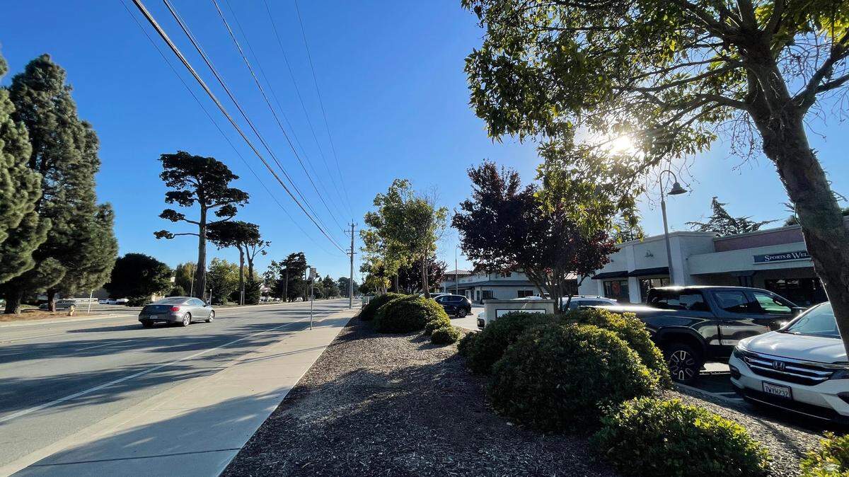 An unpleasant smell was reported on Higuera Street in San Luis Obispo on Friday, Oct. 6, 2023.