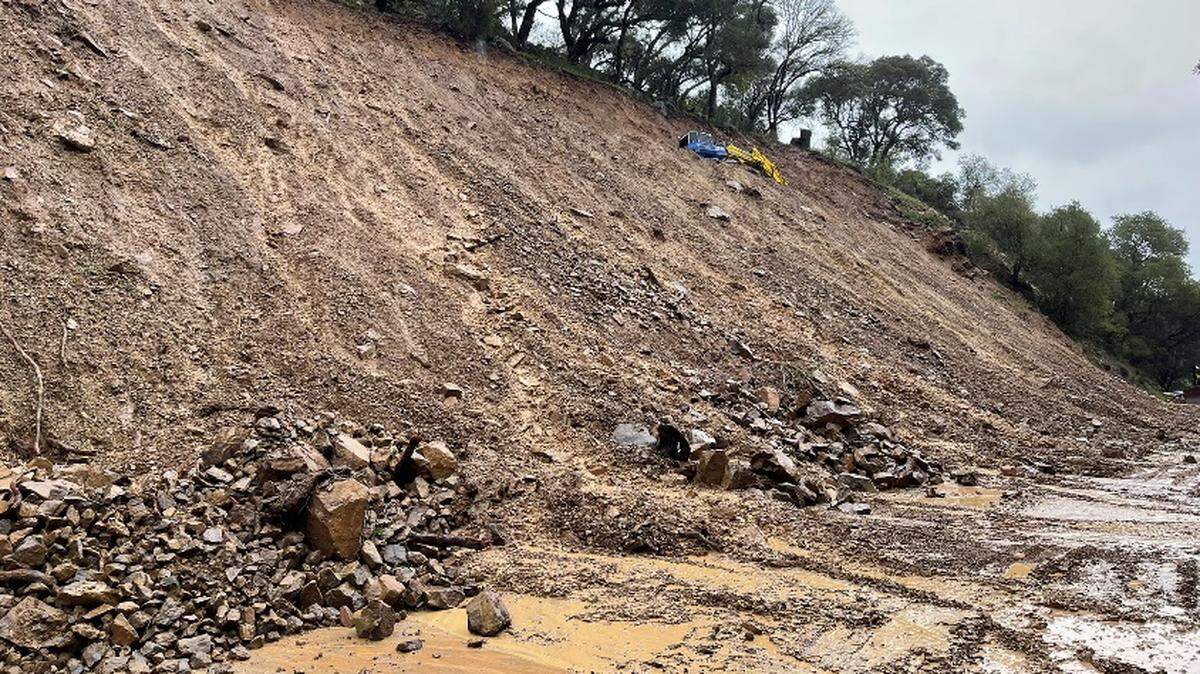 A roughly three-mile stretch of Highway 41 is closed in both directions from San Gabriel Road to Los Altos Road in Atascadero.