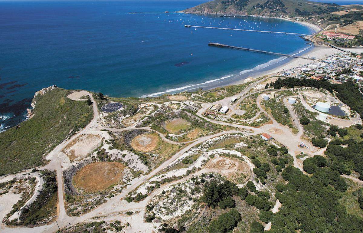 A view of Fossil Point, the former Unocal tank farm on bluffs above Avila Beach, in 2010.