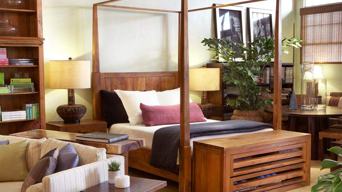 Celadon House in downtown San Luis Obispo has closed and its co-owner, Kelli Thornton, will reopen the store in a new SLO location. The business’ co-owner, Cherisse Sweeney, will open Basalt Interiors at 766 Higuera St., where Celadon had operated since 2014.