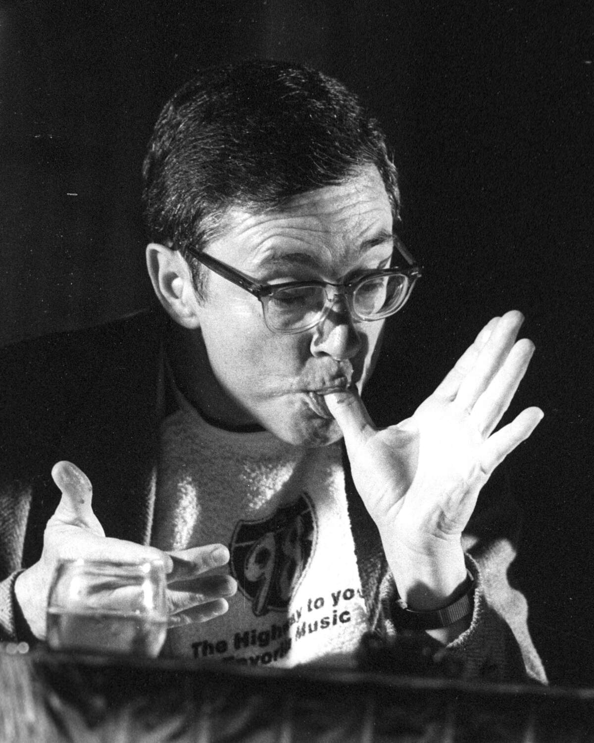 SLO City Administrator John Dunn, a judge, demonstrates sauce-removal technique. Old Country Deli was the big winner in the sixth annual Rib Cook-off in downtown San Luis Obispo on Oct. 12, 1988. Its ribs captured both the People’s Choice and Judges’ Choice awards. Six businesses participated: Old Country Deli, McLintocks, Wine Street Inn, Nothing But the Best, Assembly Line and Cattaneo’s Beanery. Ballots were cast by 560 people. The event was sponsored by the Downtown Business Improvement Association.