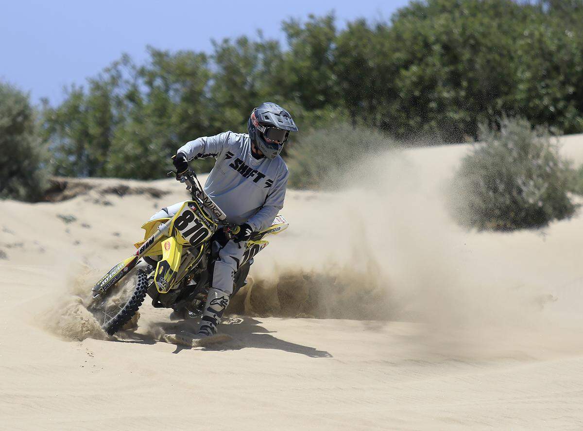 Homeowners have complained of dust-related health concerns in the area downwind of the dunes. A study found areas where riding is allowed produce more dust emissions.