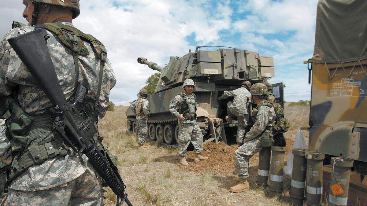 Soldiers train at Camp Roberts in 2007. Cuesta College will soon provide services to personnel and their families at the base.