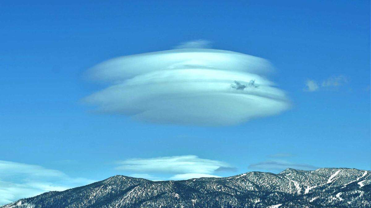PG&E meteorologist John Lindsey took this photos of a lenticular cloud over Heavenly Valley on April 7, 2021.
