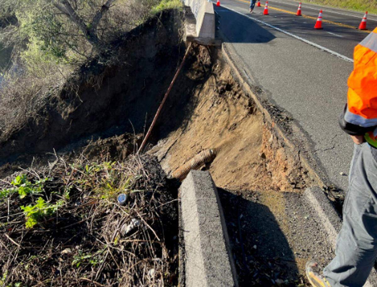 An emergency repair project on Highway 1 a half mile north of Jalama Road south of Lompoc will lead to a full closure of the roadway from 8 a.m. to 4 p.m. for the next few weeks, according to Caltrans.