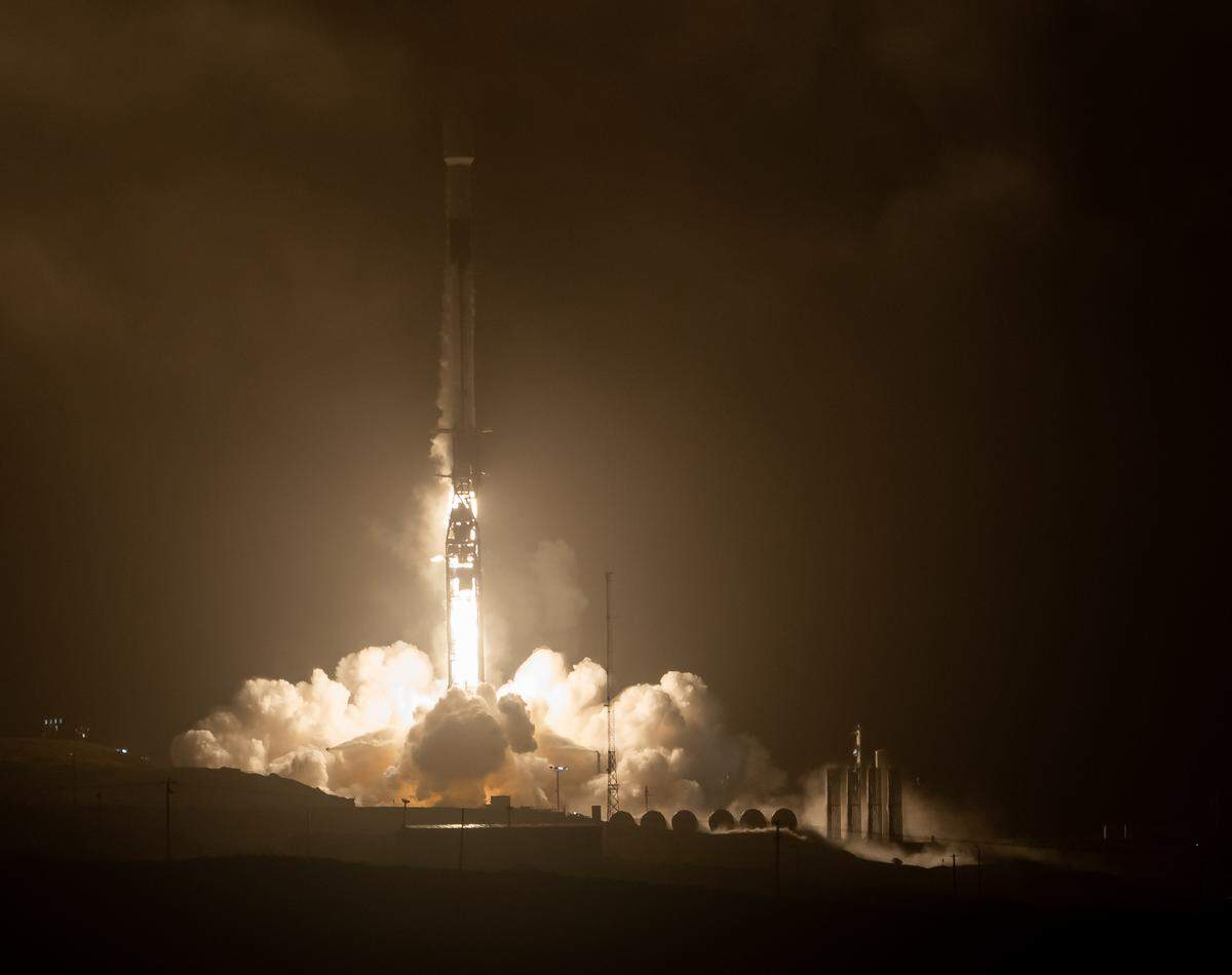 The SpaceX Falcon 9 rocket launches with the Double Asteroid Redirection Test, or DART, spacecraft onboard, Tuesday, Nov. 23, 2021, Pacific time (Nov. 24 Eastern time) from Space Launch Complex 4E at Vandenberg Space Force Base in California. DART is the world’s first full-scale planetary defense test, demonstrating one method of asteroid deflection technology. The mission was built and is managed by Johns Hopkins APL for NASA’s Planetary Defense Coordination Office. Photo Credit: (NASA/Bill Ingalls)