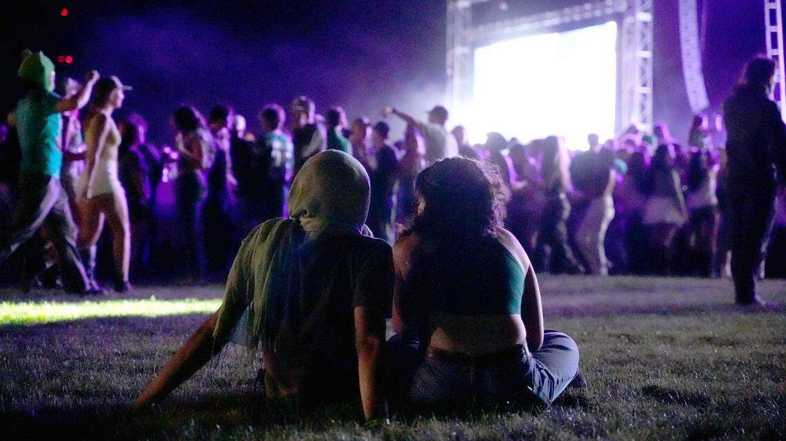 11,000 Cal Poly students gather to dance at St. Fratty’s Day festival. See photos