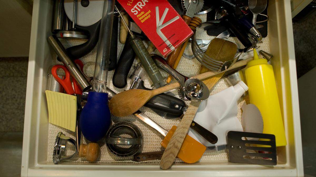 Sick of clutter? San Luis Obispo therapist Linda Lewis Griffith has some tips on how to get rid of extra stuff.