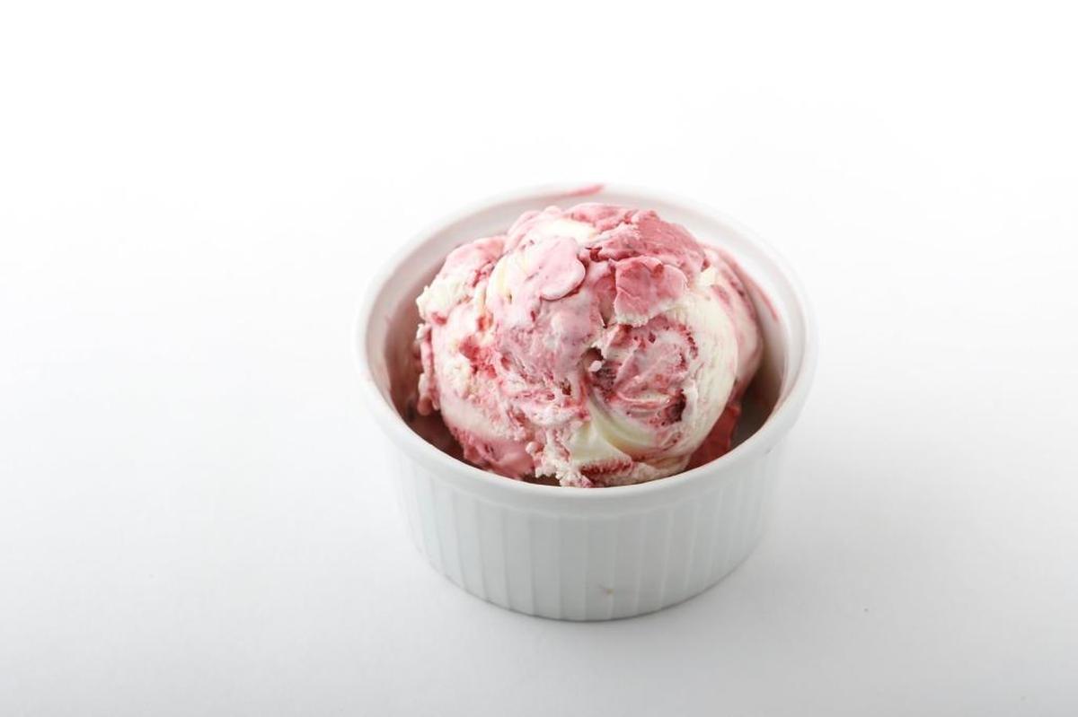 Eureka Lemon & Marionberries, McConnellâ’s Fine Ice Creams, Santa Barbara CCL Frozen Treats.