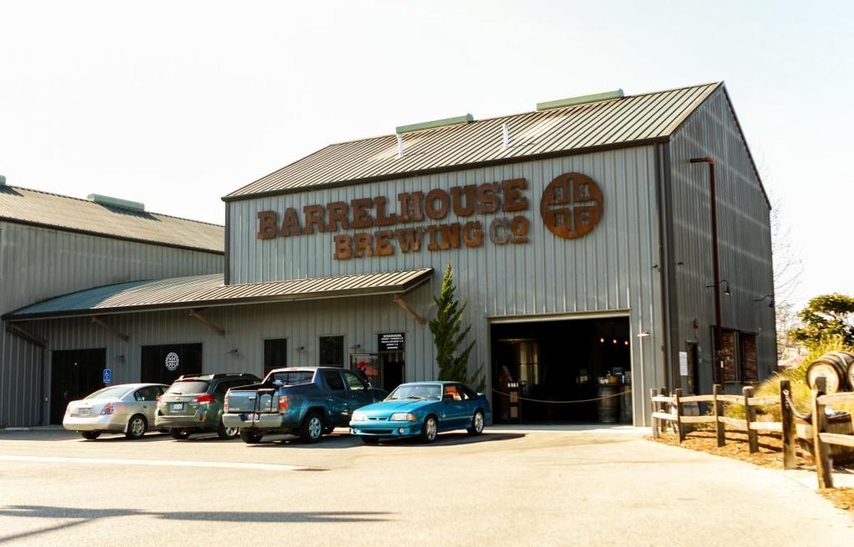 BarrelHouse’s Tin City location in Paso Robles has a large outdoor area, which made it easier to serve customers while complying with state coronavirus restrictions.