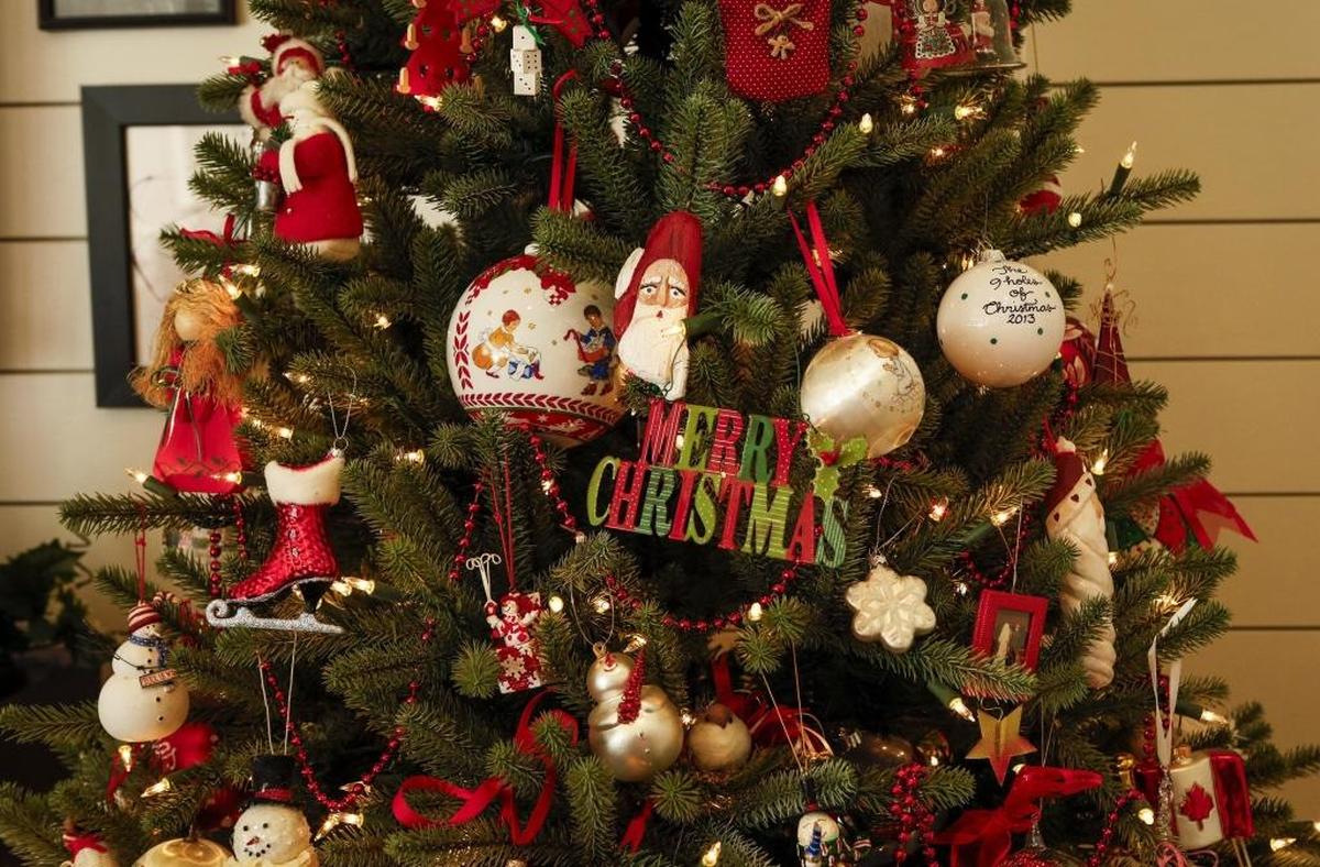 This Christmas tree in Mike and Christy Palmer’s San Luis Obispo home fatures only red and white ornaments.