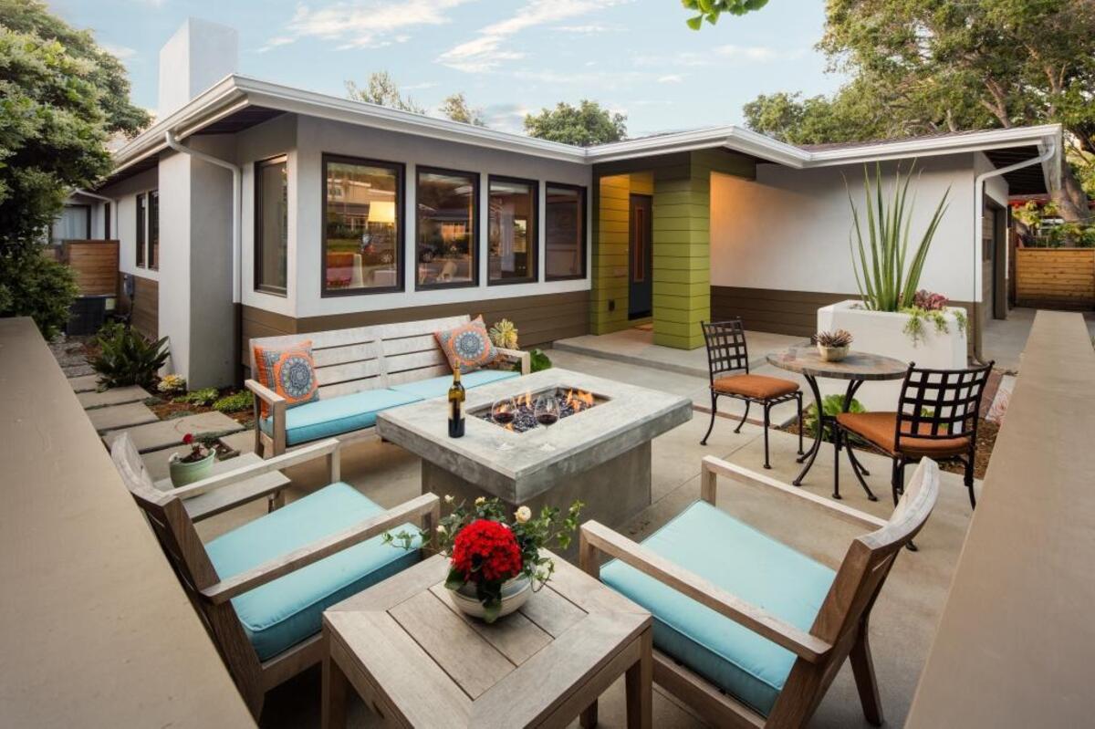 David and Lauren Bowin’s San Luis Obispo front yard has seating areas and a firepit to foster neighborhood interaction.