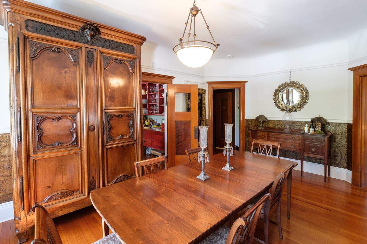 Built between 1902 and 1905, the Stanton House in San LUis Obispo has many original features including coved ceilings and Douglas fir flooring.