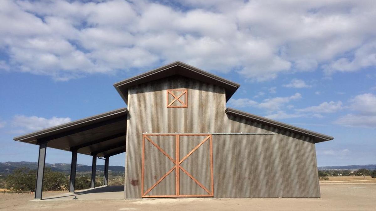 A barn built by Nunno Corp. in Templeton.