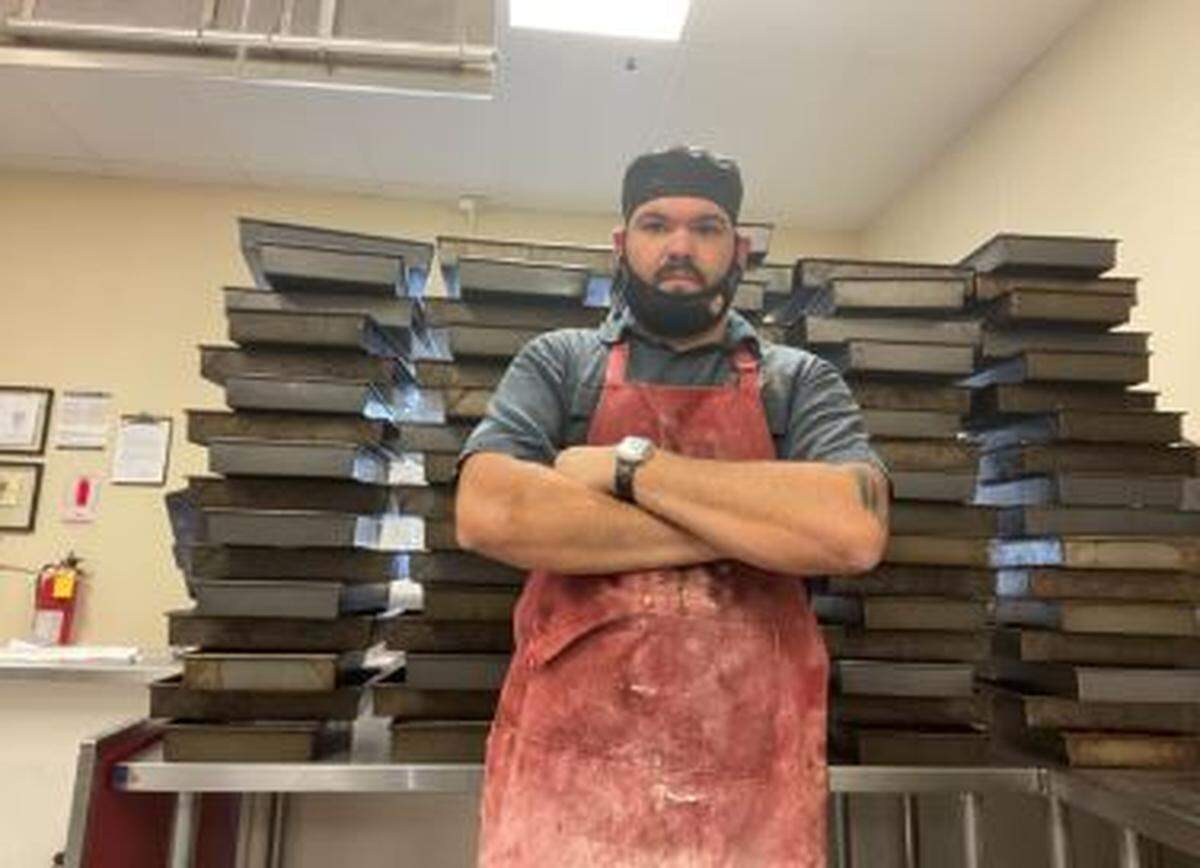 Ben Arrona is the co-owner of Benny’s Pizza Palace and Social Club. He has been operating Benny’s Pizza since February 2020.