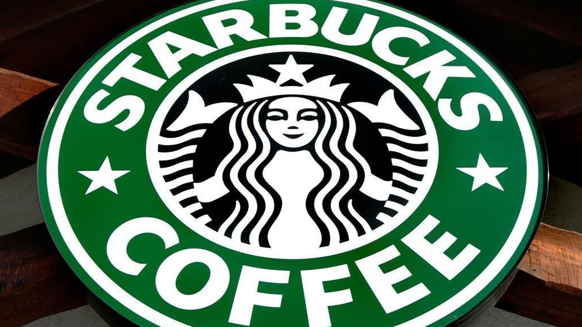 Starbucks is aiming to attract more night-time customers by adding more food and alcohol options at its stores.
