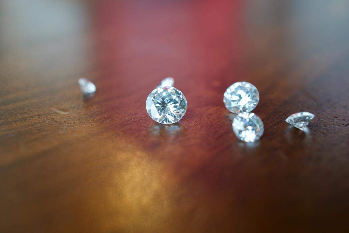 Cremated ash contains carbon, which Eterneva turns into diamonds.