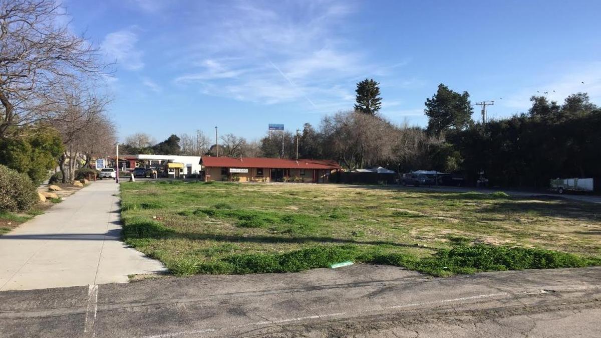 The vacant La Plaza site on El Camino Real in Atascadero.