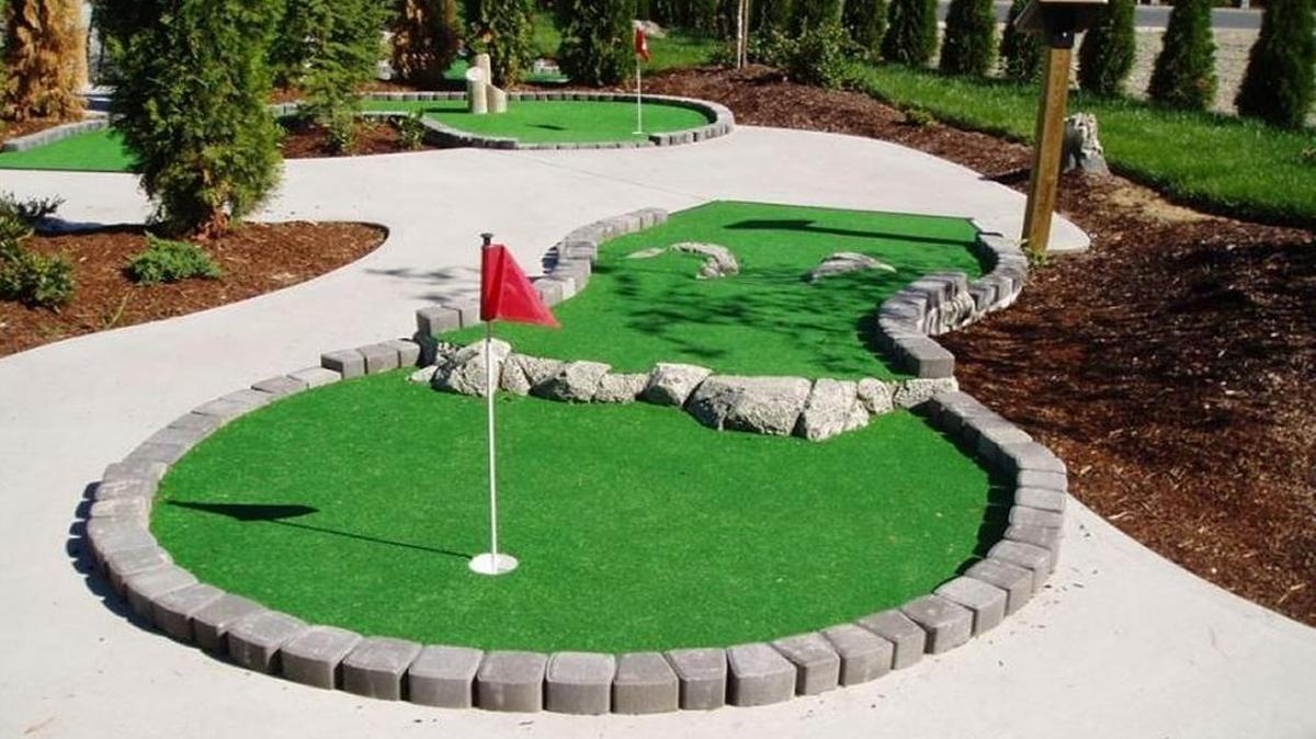 Mr. Putter’s Putt Putt & Pizza will feature a micro-mini golf course.
