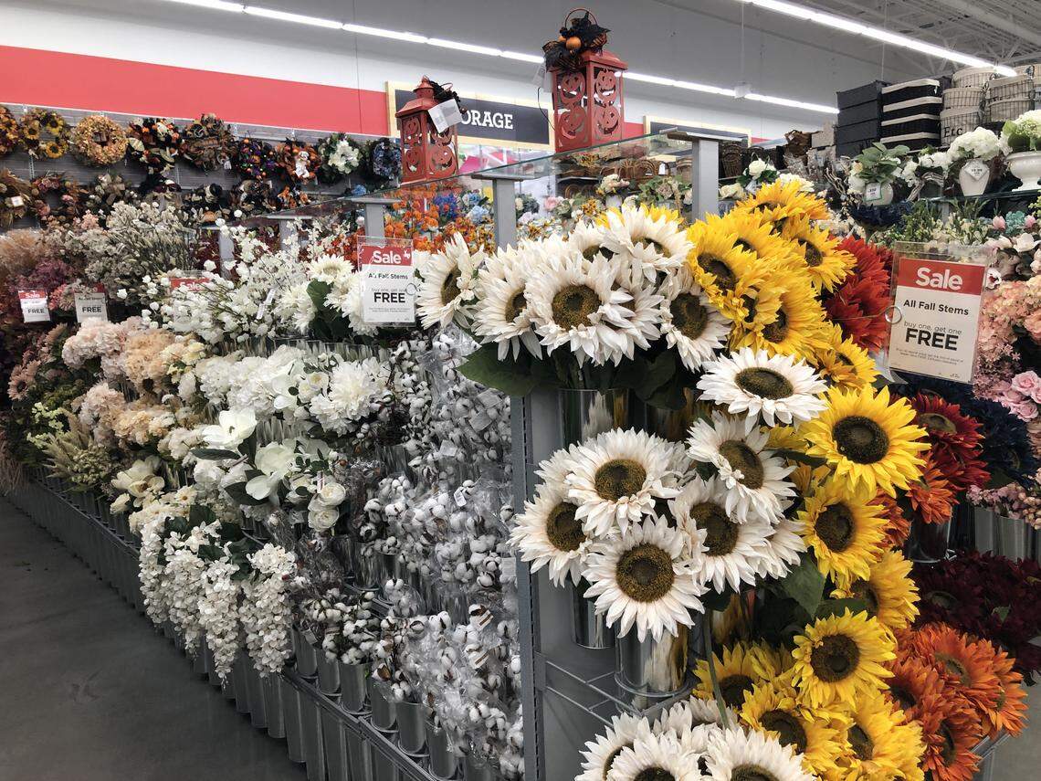 The new Michaels store location is now open in San Luis Obispo in the Madonna Plaza. The store moved from its former Broad Street spot.