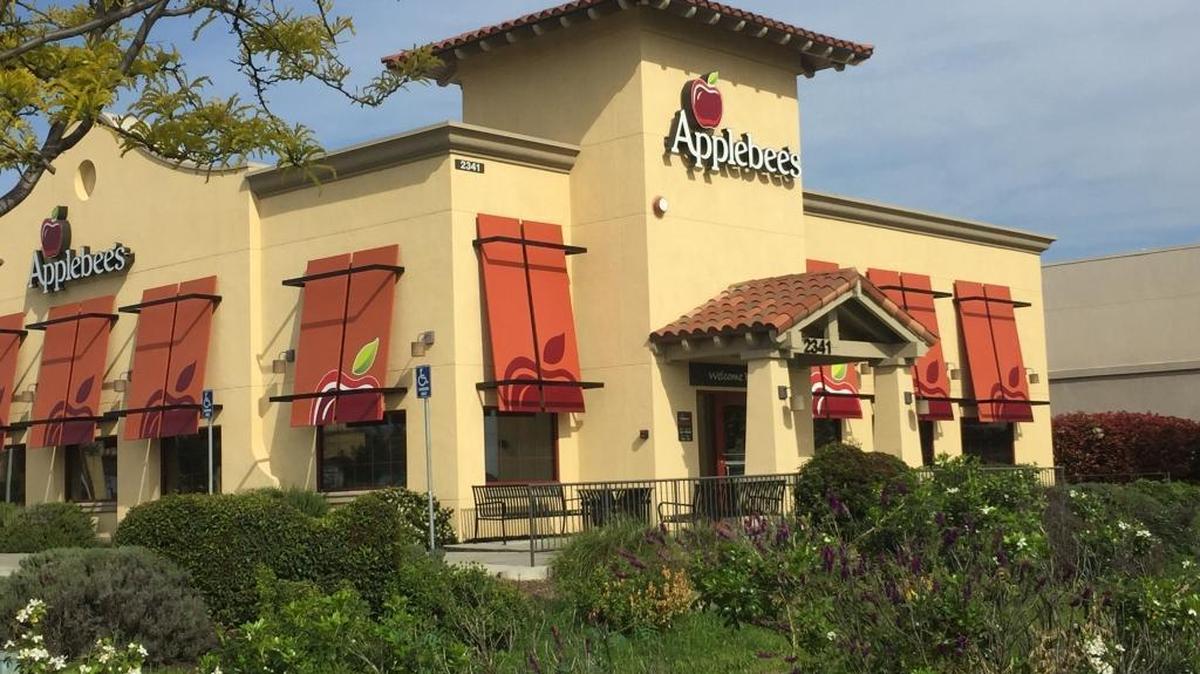 Applebee’s restaurant at 2341 Theatre Drive in Paso Robles closed Sunday.