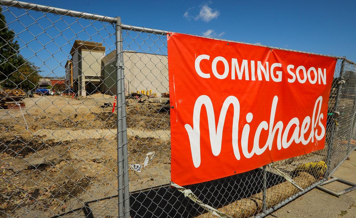 Michaels and Ross are continuing building projects in San Luis Obispo, California’s Madonna shopping plaza. The stores are planned for construction in the space formerly occupied by Sears.