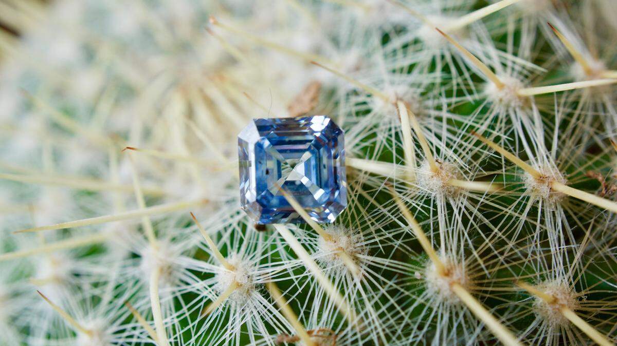 Eterneva can turn ashes into diamonds of different colors.