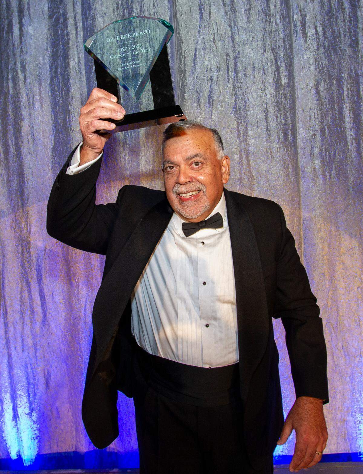 René Bravo was named the San Luis Obispo Chamber of Commerce’s Citizen of the Year for 2020/2021. The award was announced Saturday at the SLO Chamber’s first Annual Dinner in more than two years and in front of nearly 500 people. 