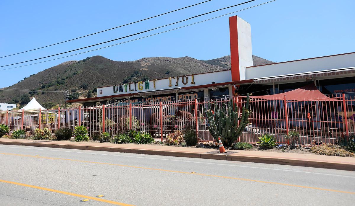 Daylight Home, Lighting & Patio is holding a big sale as owner John Billings retires and turns over the business to his wife.