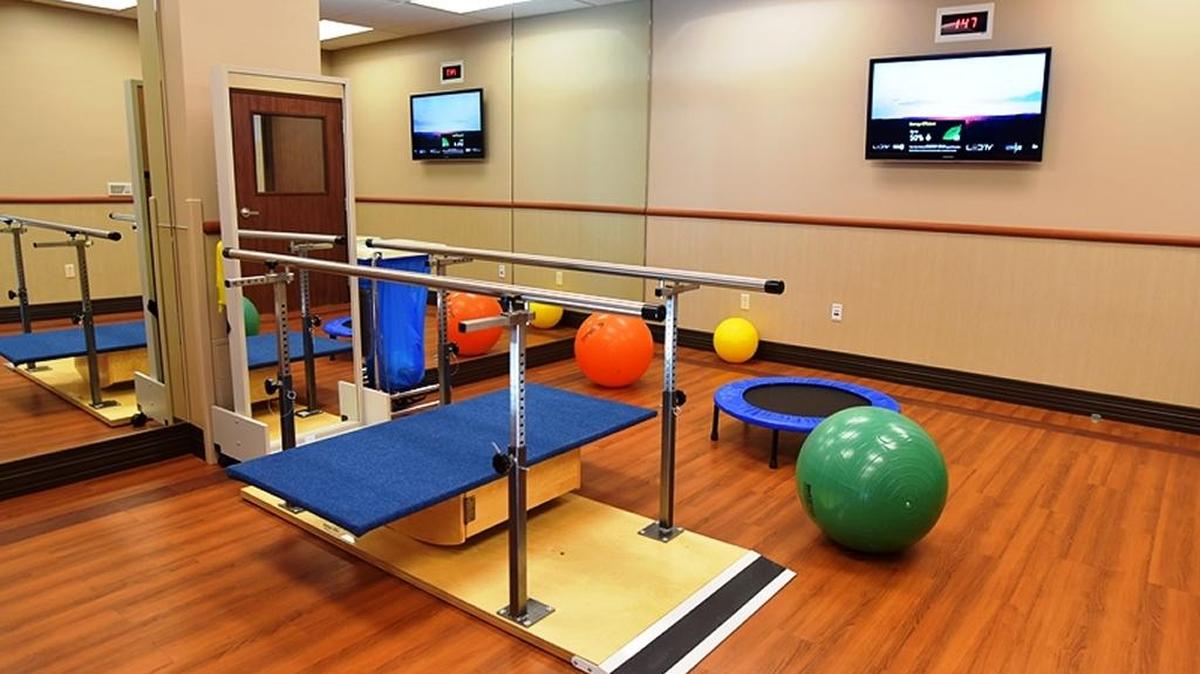 French Hospital Medical Center has opened a new 14-bed patient care wing. The updated area includes a new nurses’ station as well as an indoor/outdoor physical therapy gym.