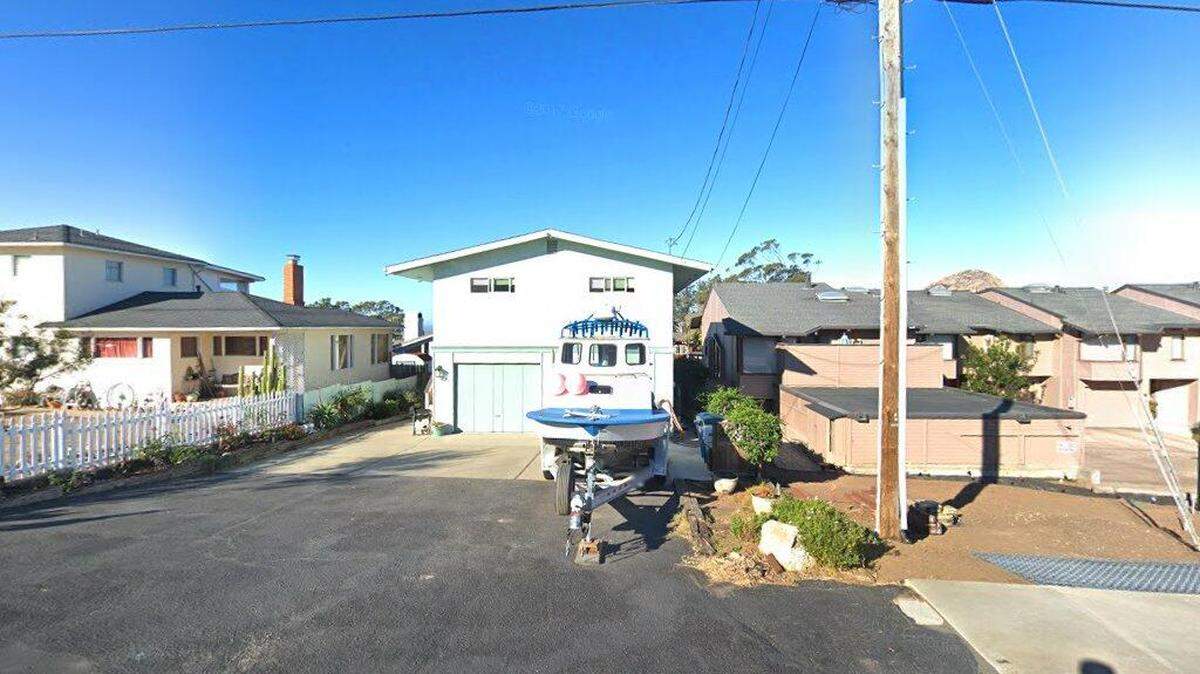 House on 400 block of Monterey Avenue