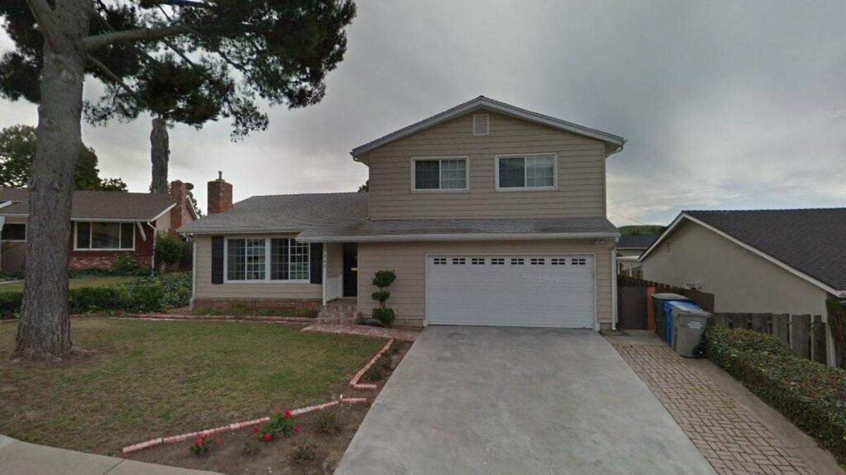 House on 1300 block of Oakwood Court