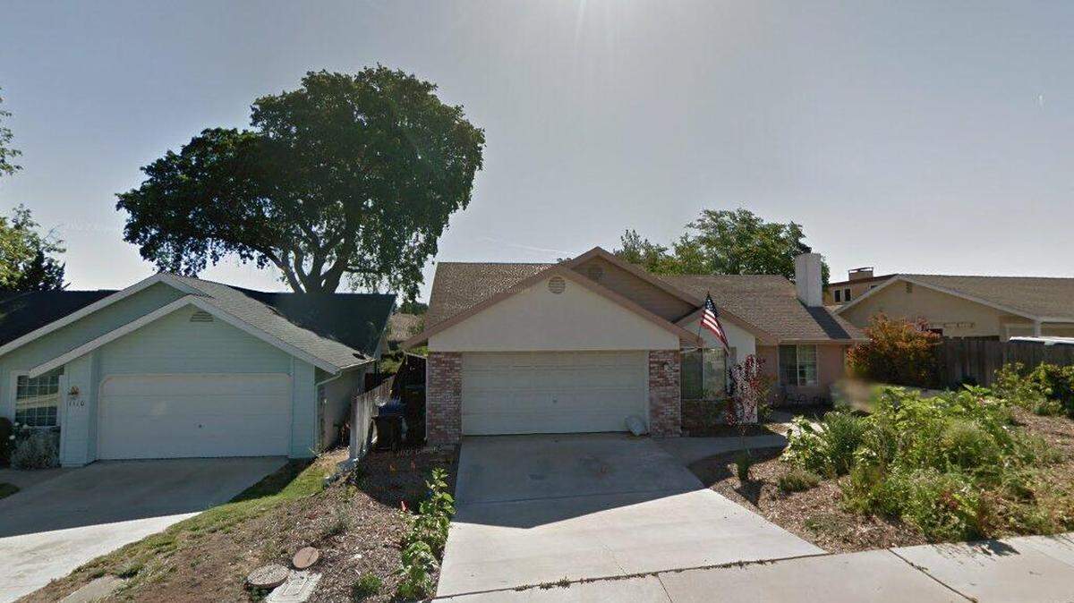 House on 1400 block of Country Club Drive