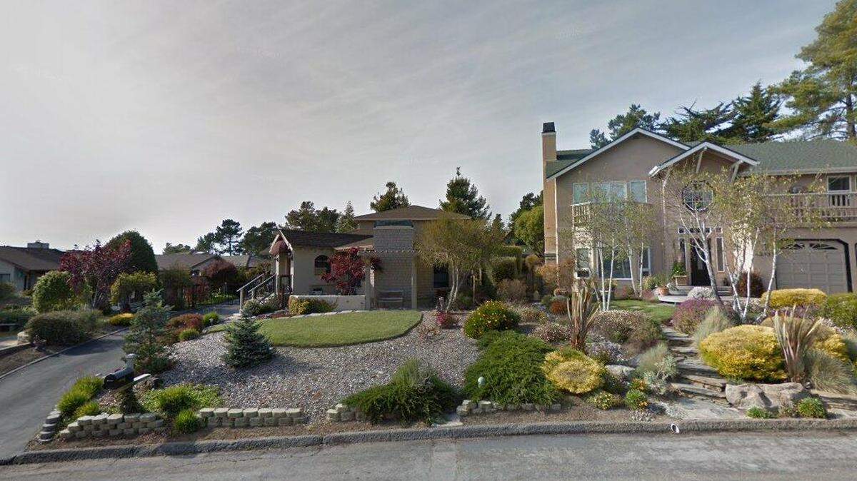 House on 6200 block of Somerset Way