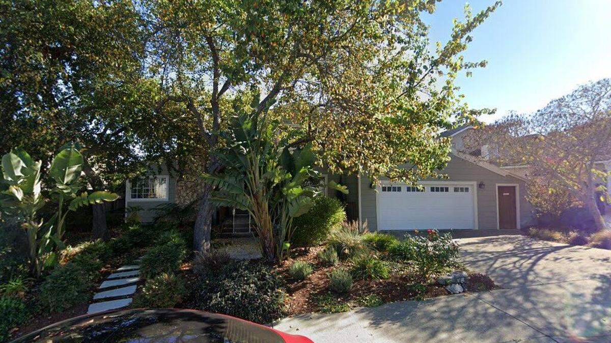Apartment building on 1700 block of Diablo Drive