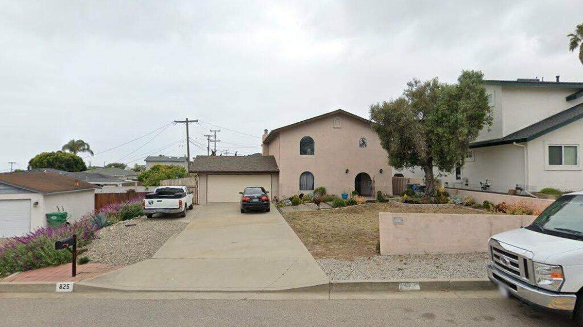 House on 800 block of Charles Street