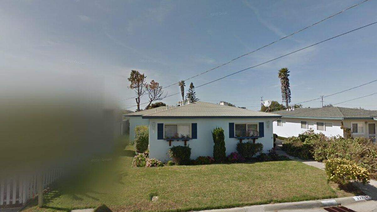 House on 2900 block of Sandalwood Avenue